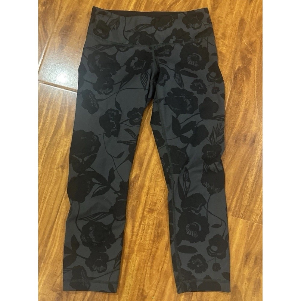 Lululemon Mid rise Cropped Black Gray Leggings Floral Women's Size 2